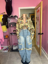 Sunday Affair Floral Jacket & Denim Pant Set