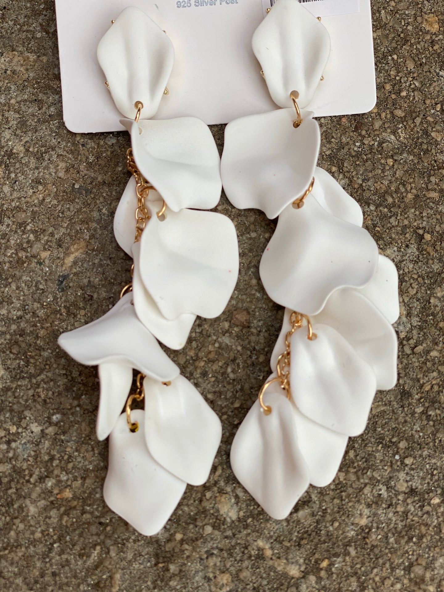 Petals Earring- White